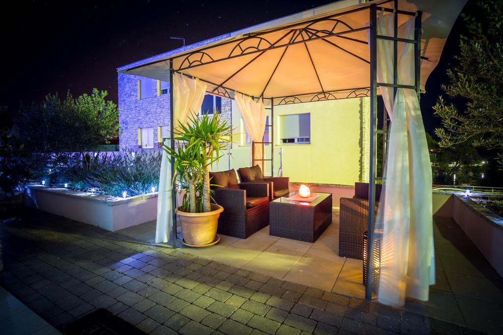Apartment Falcon Stari Grad  Zimmer foto