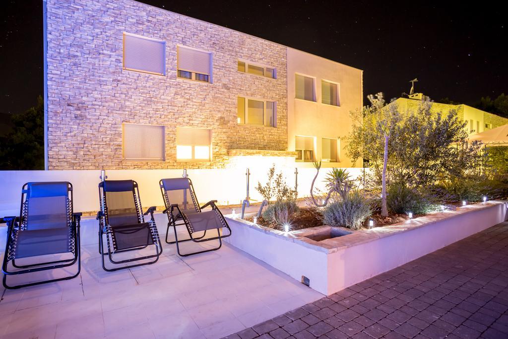 Apartment Falcon Stari Grad  Zimmer foto