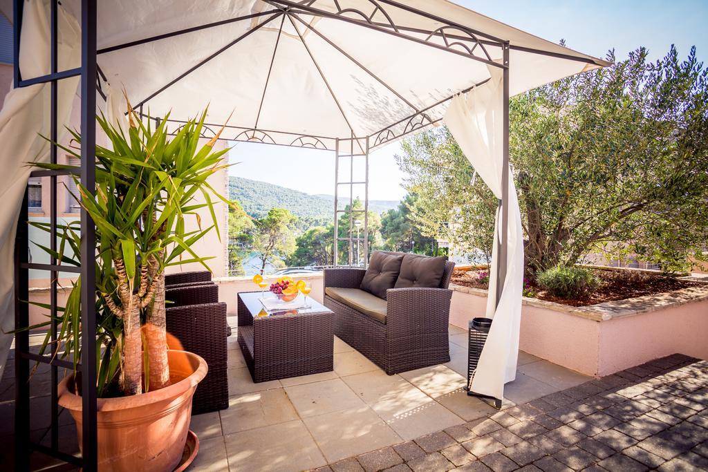 Apartment Falcon Stari Grad  Zimmer foto