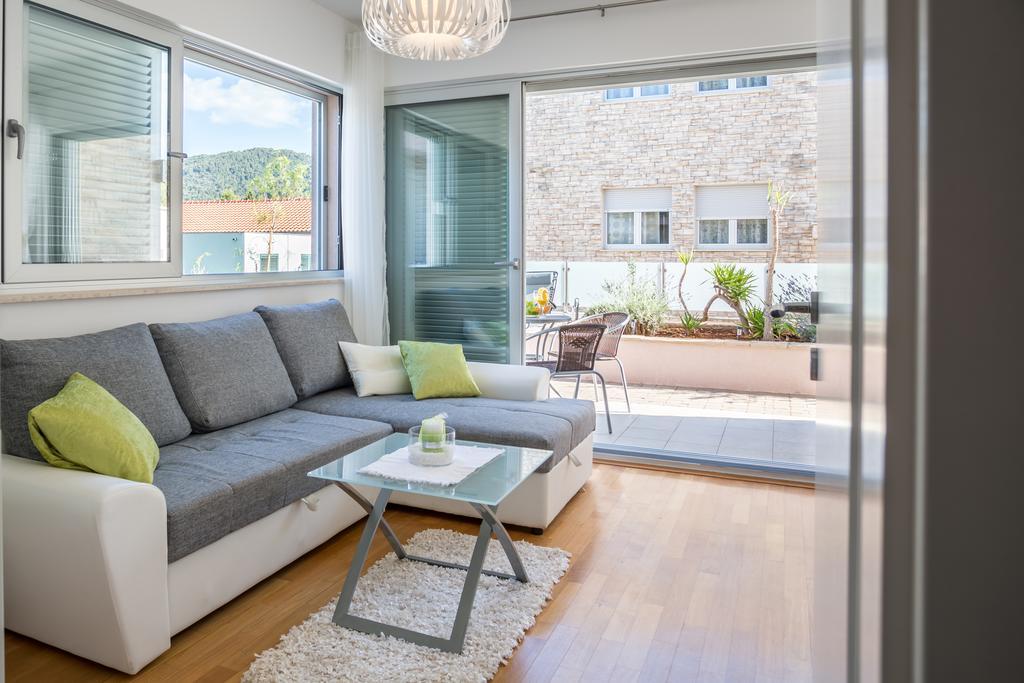 Apartment Falcon Stari Grad  Zimmer foto