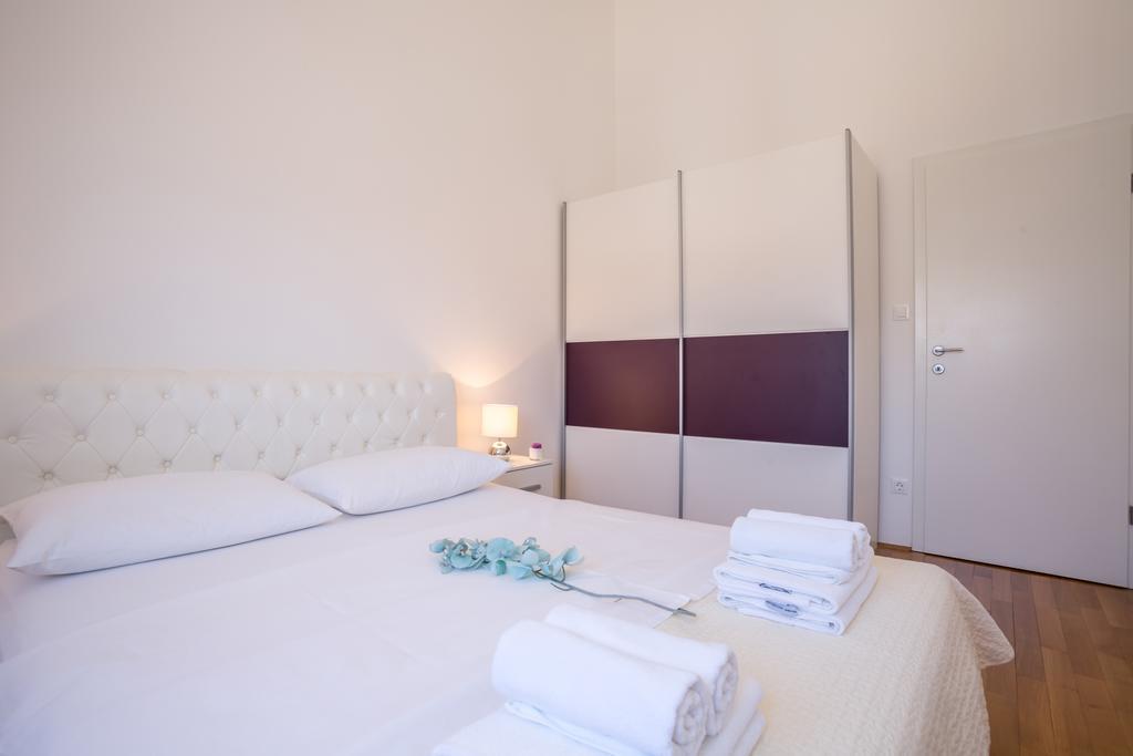 Apartment Falcon Stari Grad  Zimmer foto